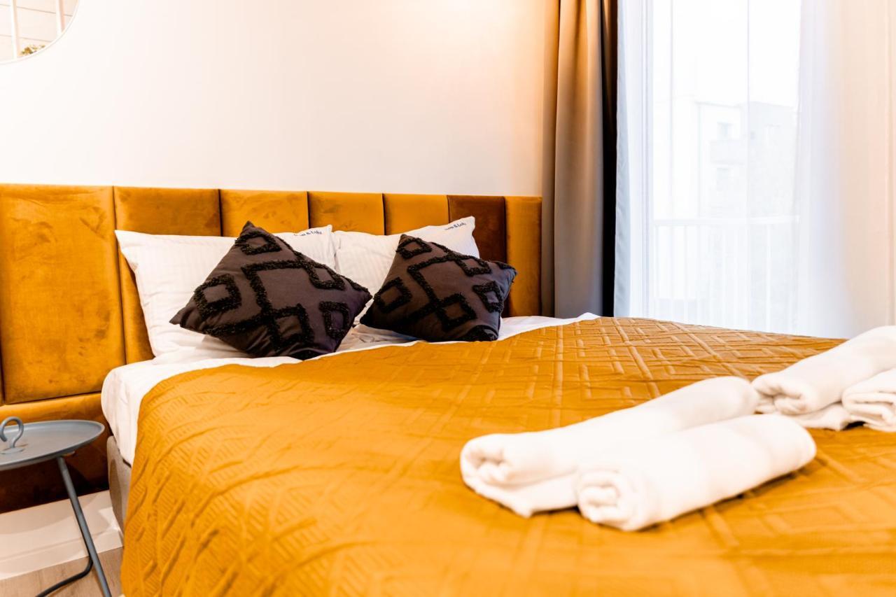 Apartment Hop & Lulu Premium *